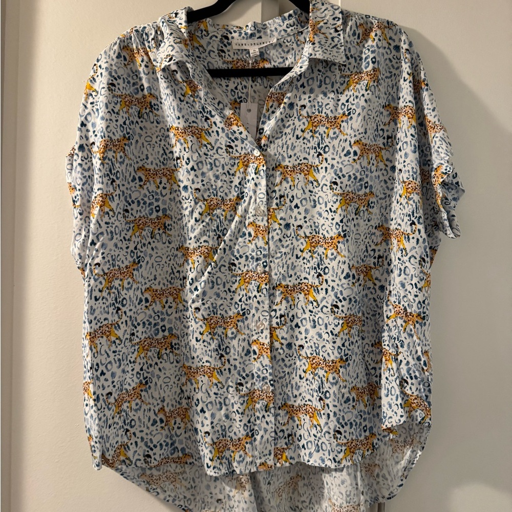 Women’s Jane and Delancey Leopard Patterned Button-Down Shirt NWT